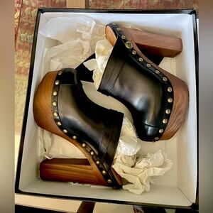 NWT CHANEL PLATFORM MULES SIZE 39 IN ORIGINAL BOX WITH RECEIPT